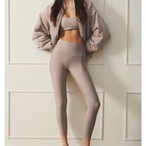 Alo Yoga 7/8 High-Waist Airlift leggings